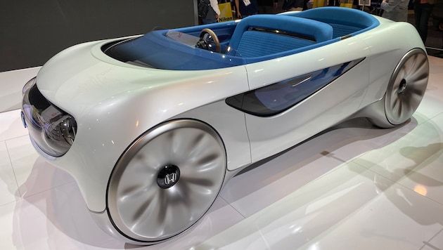 Honda zeigt mit dem Augmented Driving Concept eine Cabrio-Studie, die nahtlos zwischen autonomem und manuellem Fahren wechseln kann. (Bild: SP-X/Michael Gebhardt)