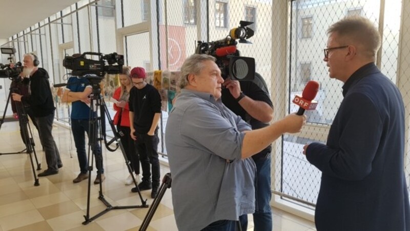 Interviewmarathon bei der Abschieds-Pressekonferenz in Linz (Bild: Werner Pöchinger)