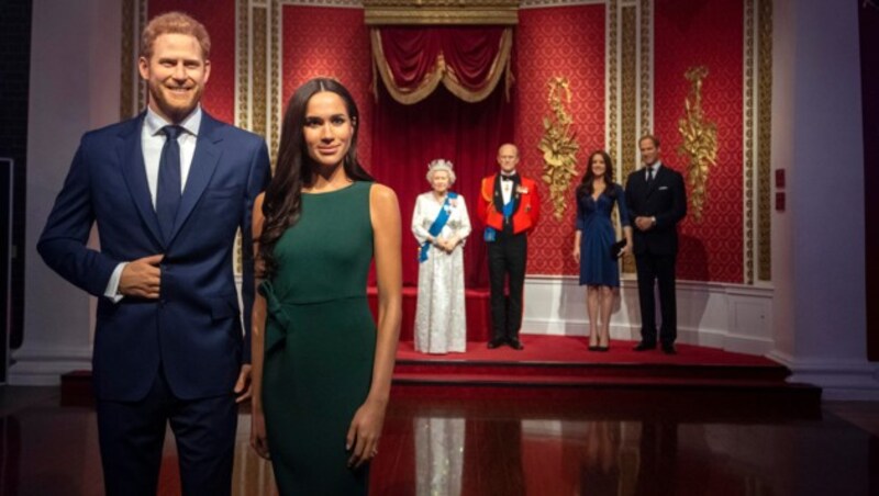 Das Wachsfigurenkabinett Madame Tussauds in London rückte Meghan und Harry von der royalen Familie weg. (Bild: AP)