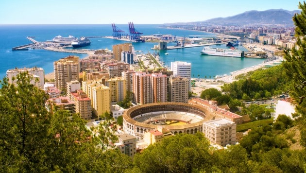 Beliebtes spanisches Urlaubsziel: Málaga an der Costa del Sol (Bild: ©KikoStock - stock.adobe.com)