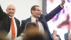 Robert Abela (rechts) mit Labour-Parteifreund Chris Fearne (Bild: AFP)