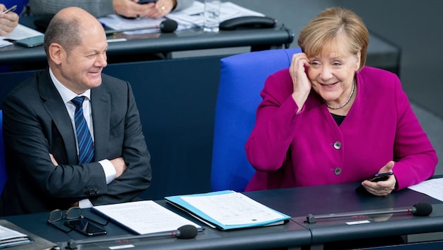 Der deutsche Finanzminster Olaf Scholz (SPD) und Bundeskanzlerin Angela Merkel (CDU) (Bild: APA/dpa/Kay Nietfeld)