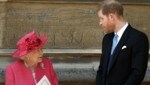 Queen Elizabeth II. und ihr Enkel Prinz Harry (Bild: AFP)