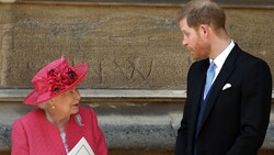 Queen Elizabeth II. und ihr Enkel Prinz Harry (Bild: AFP)
