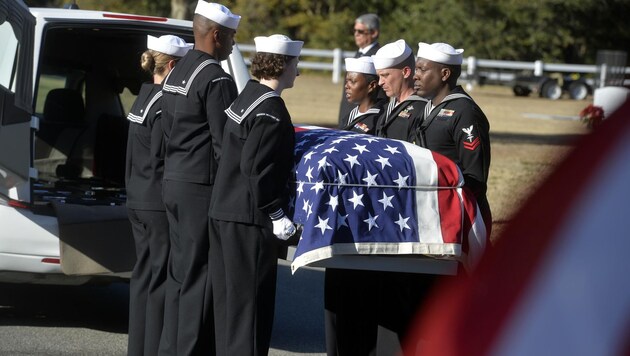 Drei US-Soldaten wurden bei dem Angriff in Pensacola getötet. (Bild: AP)