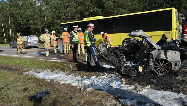 Auto krachte gegen Bus: Tödlicher Unfall im September im Außerfern. (Bild: ZOOM.TIROL)