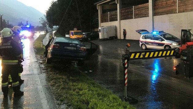 Feuerwehr beim Unfall auf der B311 bei St. Veit im Einsatz (Bild: FF St. Johann)