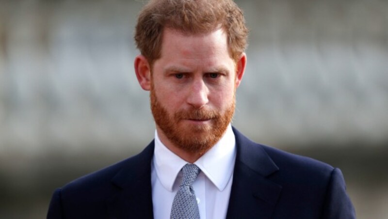 Prinz Harrys Rundumschläge beschädigen Englands Monarchie. (Bild: AFP)