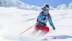 Bei Skiunfällen in Vorarlberg wurden am Montag zwei Frauen schwer verletzt. Die Beteiligten flüchteten (Symbolbild). (Bild: ARochau/stock.adobe.com)