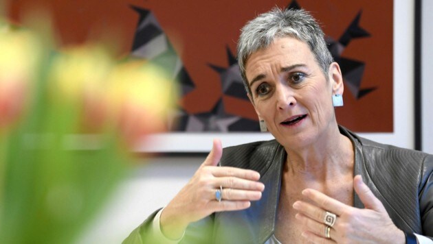 Kulturstaatssekretärin Ulrike Lunacek (Grüne) will bleiben. (Bild: APA/HANS KLAUS TECHT)