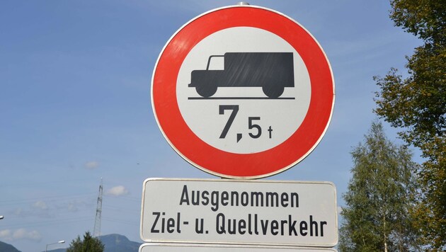 Durch Sperren in der Steiermark spürt der Lungau schon jetzt mehr Transitverkehr durch das Murtal in Richtung Tauernautobahn. Nun prüft der Landtag ebenfalls eine Sperre. (Bild: Heinz Weeber)