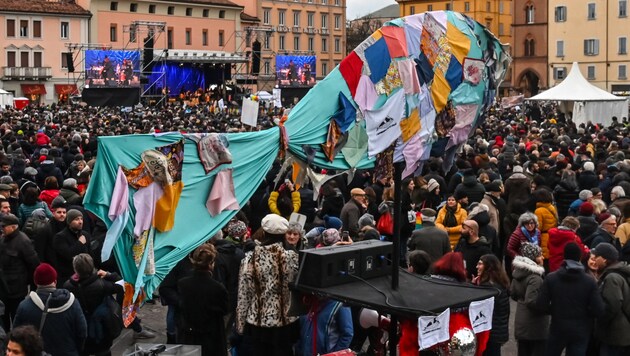 Die Sardine ist zum Zeichen des Protests in Italien geworden. Die sogenannte Sardinen-Bewegung protestiert gegen die Politik der rechten Lega von Matteo Salvini. (Bild: AFP)