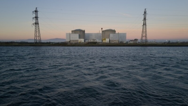 Fessenheim ist das älteste noch in Betrieb befindliche Kernkraftwerk Frankreichs und liegt am Rheinseitenkanal. (Bild: AFP)