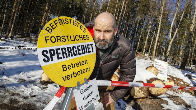 SPÖ-Landtagsabgeordneter Markus Maurer im Sperrgebiet (Bild: Tschepp Markus)