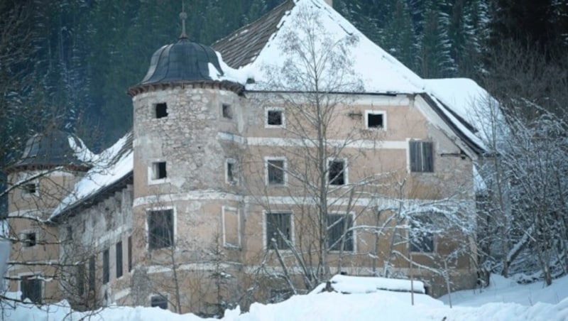 Das Schloss Greifenberg in der Gemeinde Radmer war früher eine einklassige Volksschule (Bild: Elmar Gubisch)