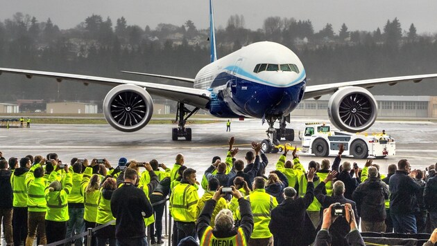 Eine Boeing 777X (Bild: AP)