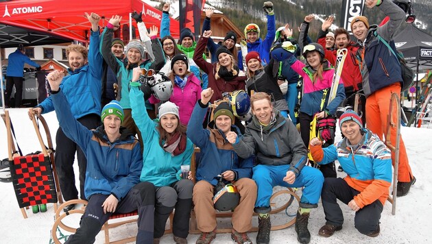 Mehr als 800 Jugendliche aus dem ganzen Bundesland kämpften bei den Landes-Winterspielen der Landjugend Salzburg um die schnellste Linie oder um die begehrte Mittelzeit. (Bild: Roland Holitzky)