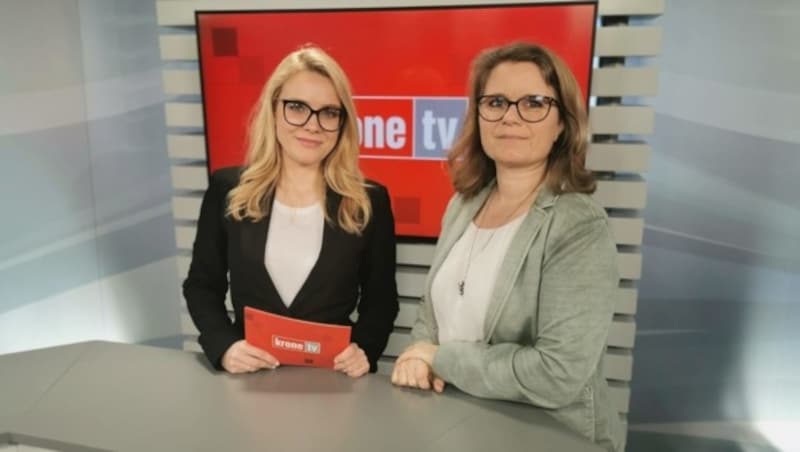 Raphaela Scharf im Talk mit Ulla Rasmussen (Bild: krone.tv)