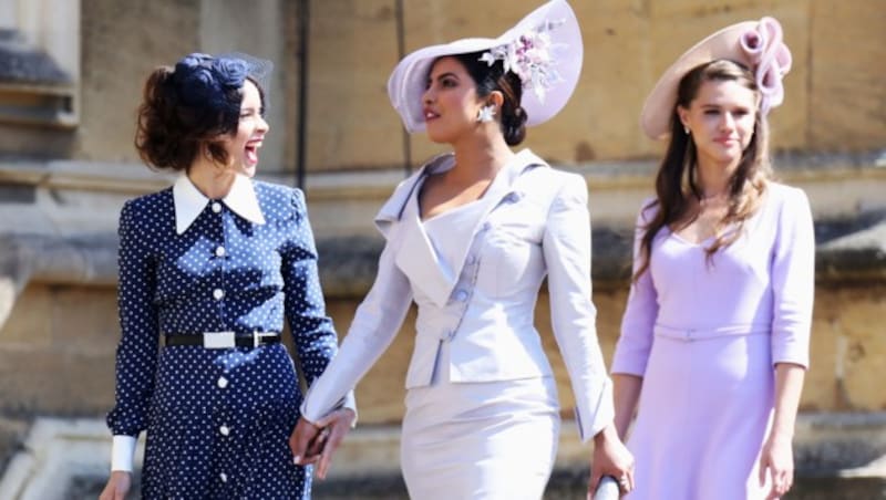 Abigail Spencer und Priyanka Chopra bei der Hochzeit von Meghan Markle und Prinz Harry (Bild: AFP)