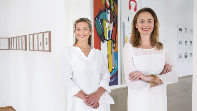Maria Ruprecht-Wimmer (li.) und Antonia Riederer führen einen Kunstsalon. (Bild: Sabine Starmayr)