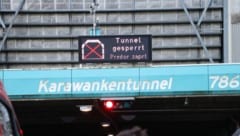 Der Karawankentunnel war nach dem Unfall für den gesamten Verkehr gesperrt.  (Bild: FF St. Jakob im Rosental/Martin Sticker)