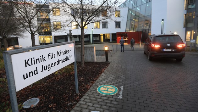 Die Klinik für Kinder- und Jugendmedizin in Ulm (Bild: AFP)