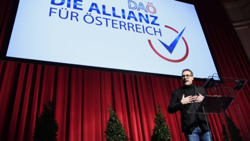 Ob Strache bei der Wien-Wahl tatsächlich antritt und ob die Liste auch weiterhin DAÖ heißen wird, ist noch immer nicht ganz geklärt. (Bild: APA/HANS KLAUS TECHT)