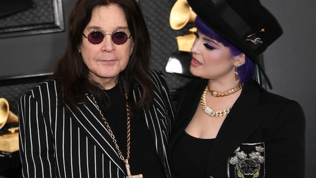 Ozzy Osbourne mit Tochter Kelly bei den Grammy Awards (Bild: AFP)