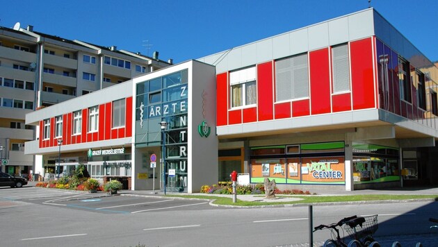 Am Rathausplatz Liezen wird das Ärztezentrum zu einem Primärversorgungszentrum ausgebaut. (Bild: Stadtgemeinde Liezen)