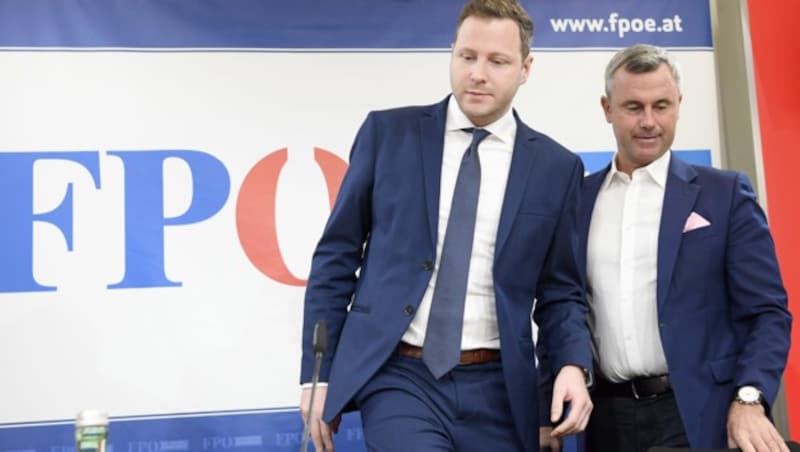 Michael Schnedlitz und Norbert Hofer (Bild: APA/HANS KLAUS TECHT)