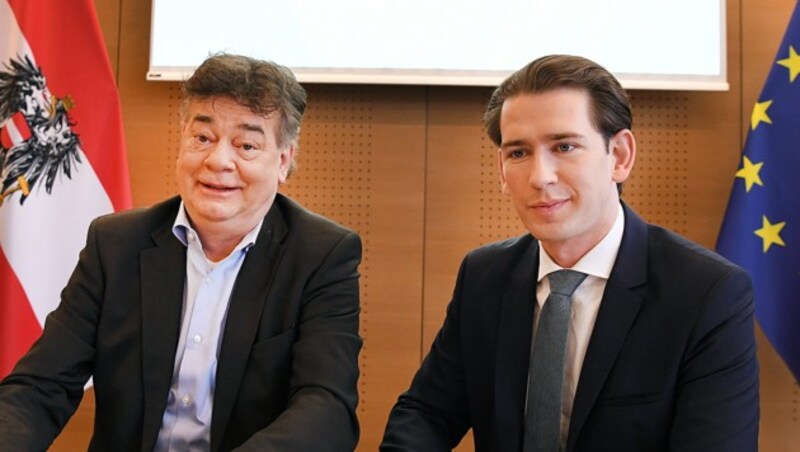 Vizekanzler Werner Kogler und Kanzler Sebastian Kurz (Bild: APA/ROLAND SCHLAGER)