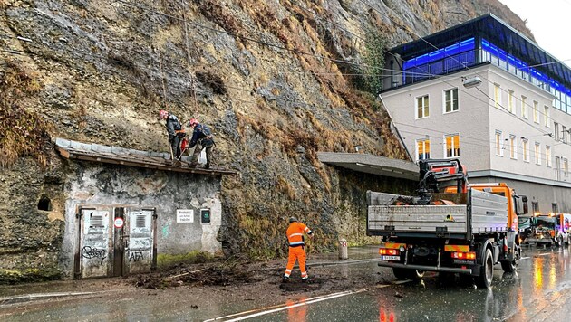 Steinschlag am Mönchsberg löst Verkehrschaos aus (Bild: Markus Tschepp)
