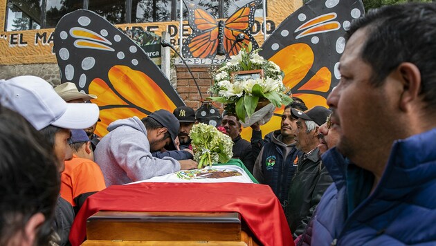 Der Sarg des Umweltaktivisten Homero Gomez, der eine Woche vor Raul Hernandez Romero ermordet aufgefunden wurde. (Bild: AFP)