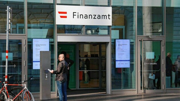 Über das Finanzamt ärgern musste sich ein Oberösterreicher (Symbolbild). (Bild: zwefo)