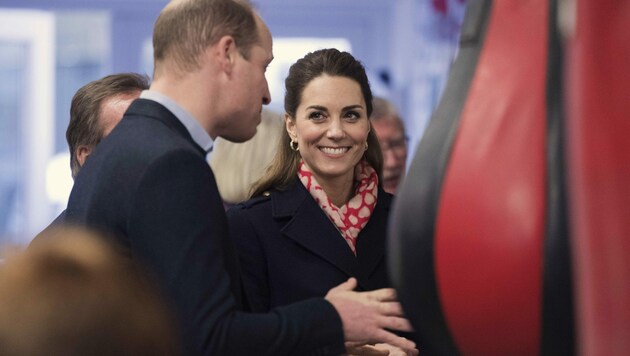 Herzogin Kate mit Prinz William (Bild: AP)