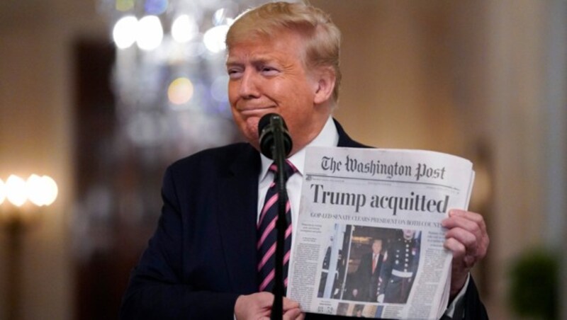 US-Präsident Donald Trump meinte zur Titelseite am Donnerstag: „Vielleicht sollten wir diese Titelseite einrahmen lassen.“ (Bild: AP)