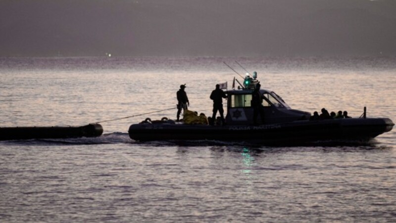 Frontex-Patrouille auf Lesbos (Bild: AFP)