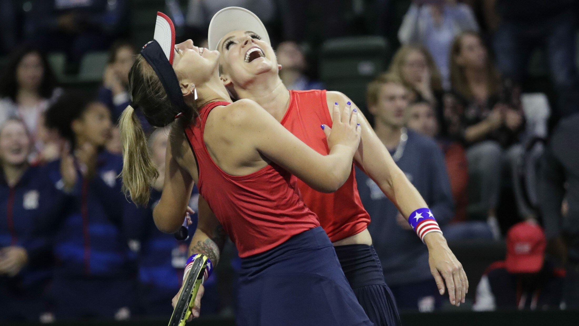 Sieg Gegen Lettland - USA Zittern Sich Ins Fed-Cup-Finalturnier | Krone.at