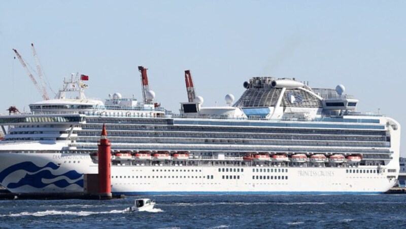 Die Diamond Princess im Hafen in Yokohama (Bild: APA/AFP/Kazuhiro Nogi)