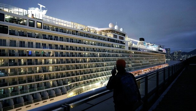 Ein Passagier an Bord der „World Dream“ (Bild: Associated Press)