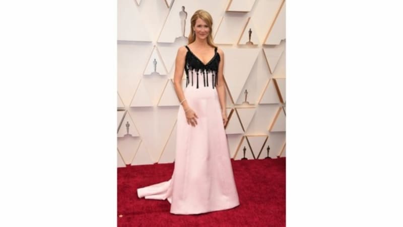 Laura Dern sah in einer Robe von Armani Prive bezaubernd aus. (Bild: AFP)