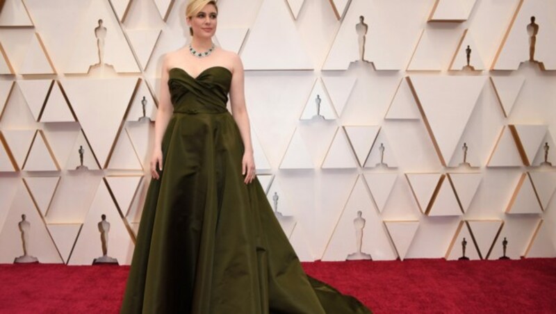 Greta Gerwig kam in einer olivgrünen Robe von Dior. (Bild: AFP)