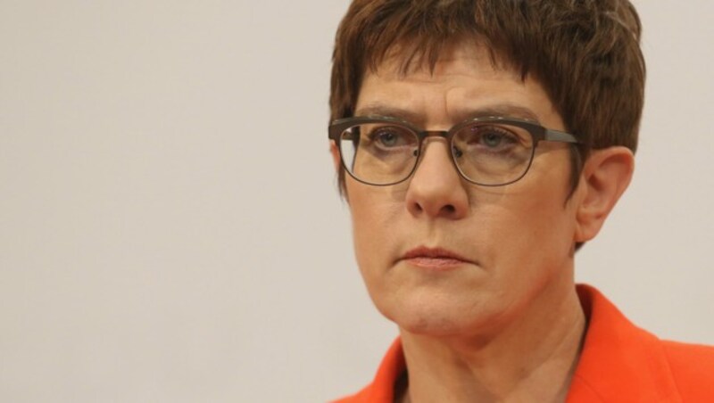 Nachwehen des deutschen Politbebens: Annegret Kramp-Karrenbauer verzichtet auf die Kanzlerkandidatur und will den Vorsitz der CDU abgeben. (Bild: AFP)