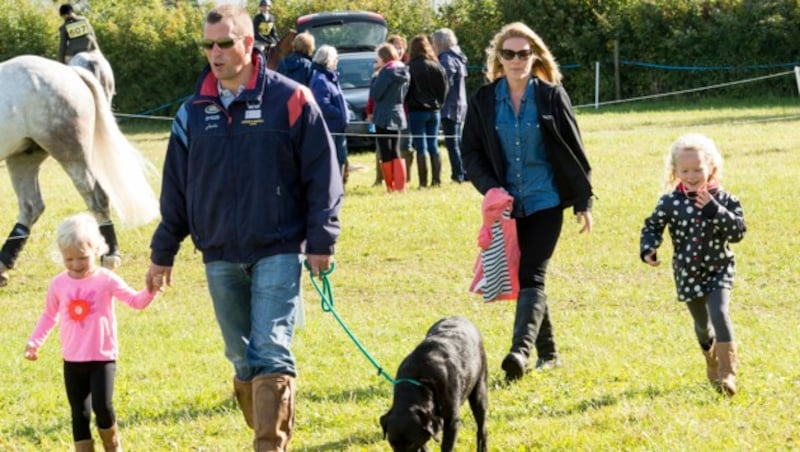 Autumn und Peter Phillips 2015 mit den Töchtern Savannah und Isla (Bild: www.PPS.at)