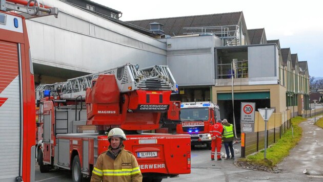 Salzburg, Brand in Oberndorf bei der Firma Ablinger Alarmstufe 3 (Bild: Markus Tschepp)