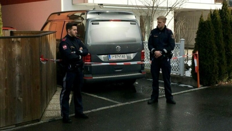 Im Keller dieses Hauses wurde die Leiche der Frau gefunden. (Bild: APA/GEORG KÖCHLER/ZOOM TIROL)