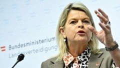 Verteidigungsministerin Klaudia Tanner (Bild: APA/Hans Punz)