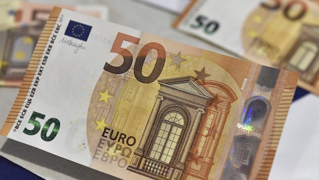 50 Euro soll der jugendliche Räuber erbeutet haben (Bild: APA/HANS KLAUS TECHT)