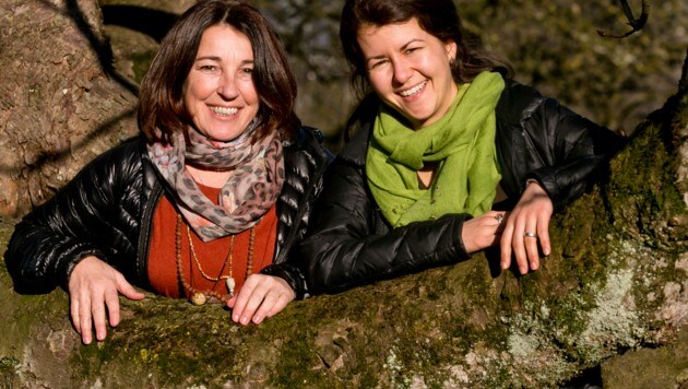 Lilo Amann-Schwarz und Baumwärterin Claudia Tiefenthaler haben sich bereits auf einen „Knospenspaziergang“ in Dornbirn gemacht. (Bild: Mathis Fotografie)