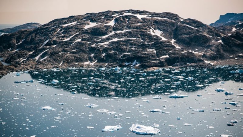 Kleine Eisberge vor der Ostküste von Grönland (Bild: AFP/Jonathan Nackstrand)